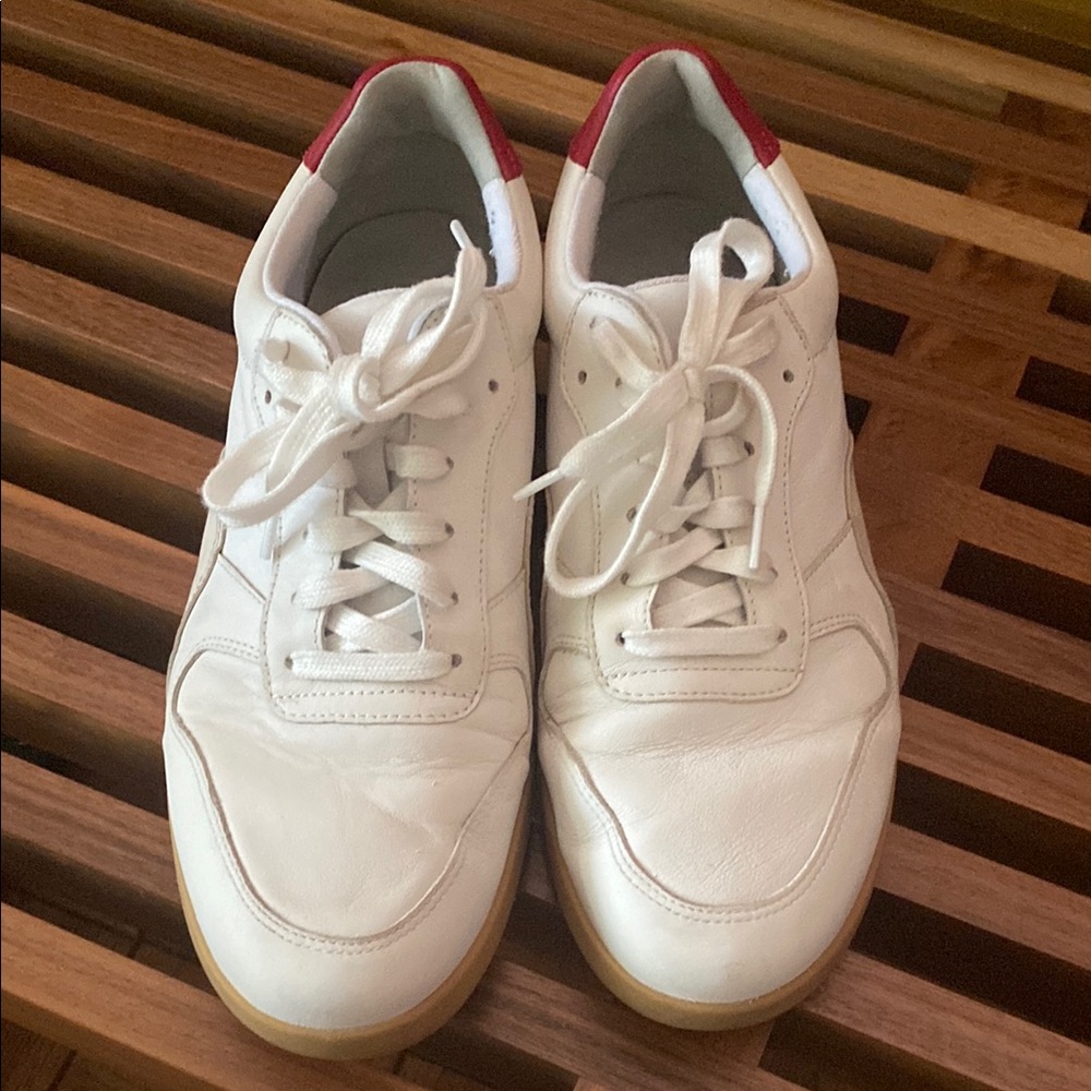 Everlane white leather sneakers